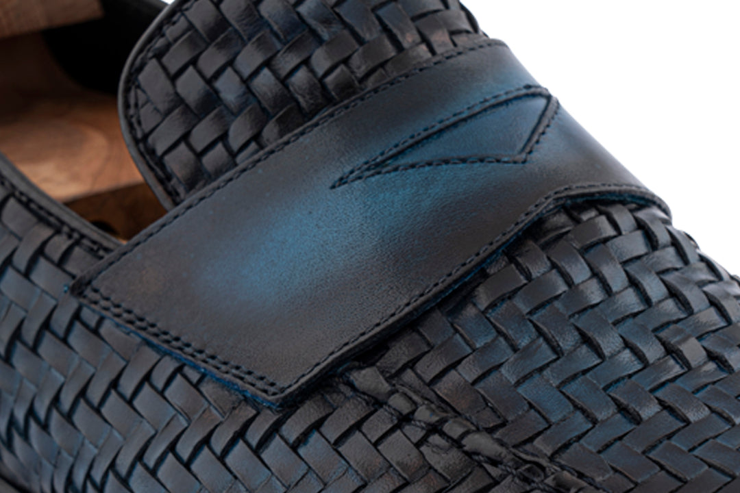 Mocassino in pelle intrecciata dipinto a mano