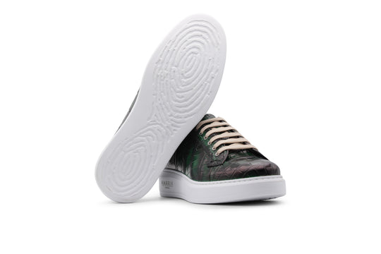 Sneakers in coccodrillo