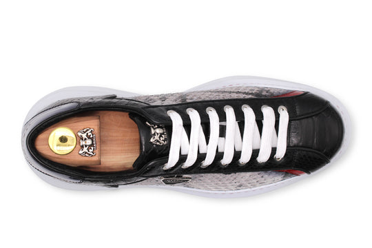 Schwarzer feiner Leder -Sneaker