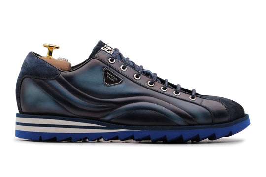 Blau handgemalte Leder- und Wildleder -Turnschuhe