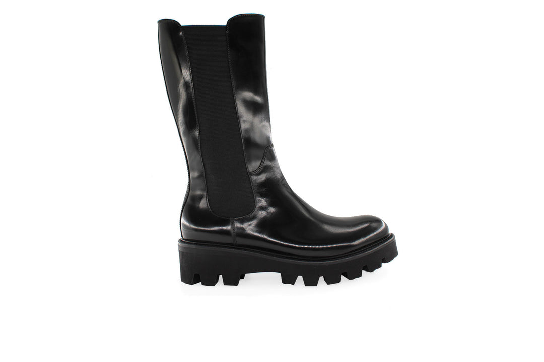 Leather boot