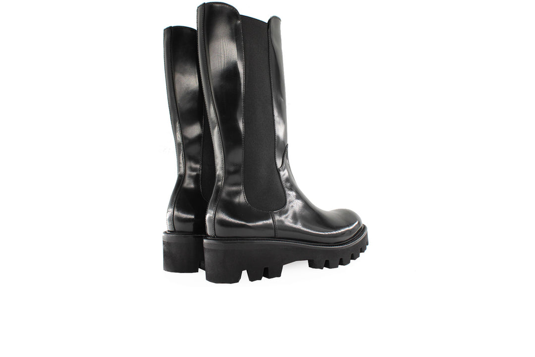 Leather boot