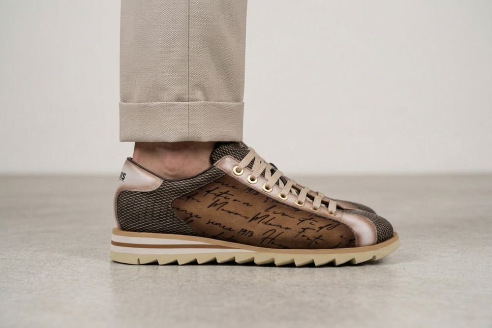 Sneakers in suede Writer