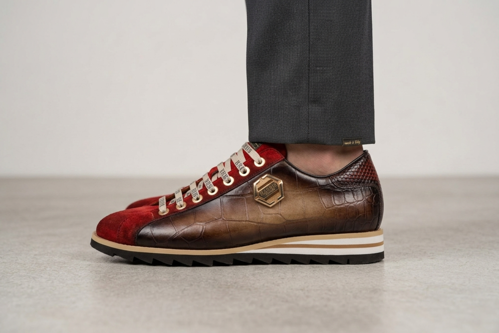 Sneakers con effetto coccodrillo e suede