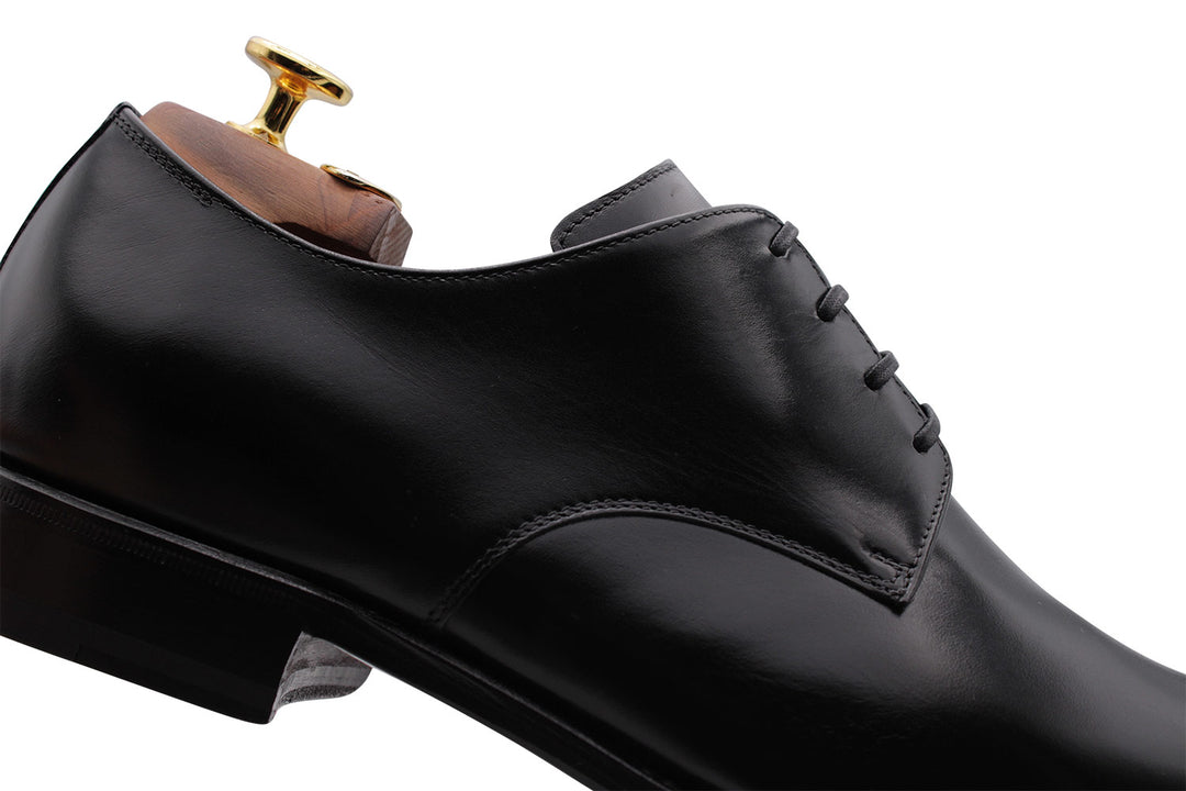 Smooth leather derby