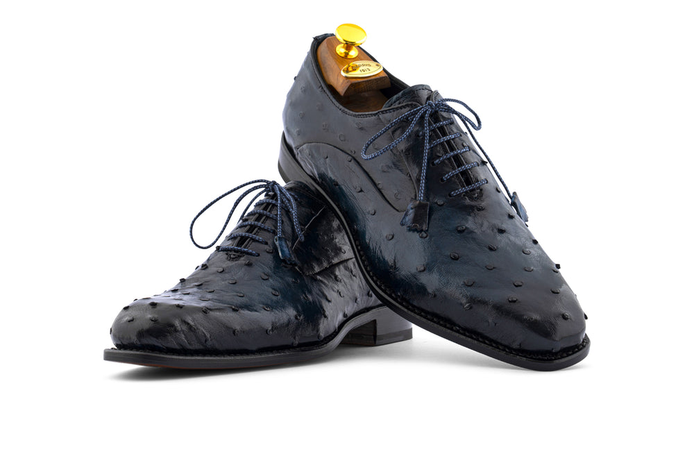 Schnürschuh aus feinem Leder