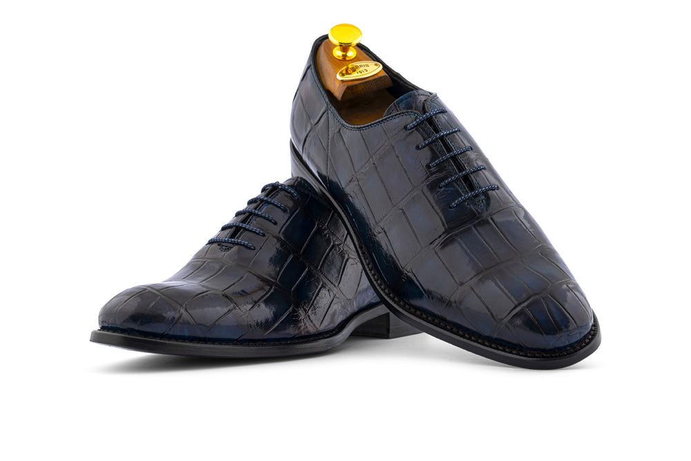 Stringata in pelle pregiata