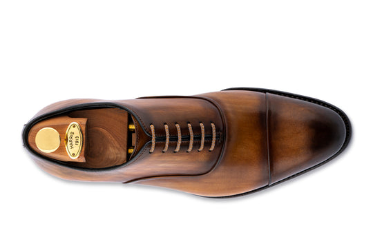 Zapatos brogue de piel pintados a mano