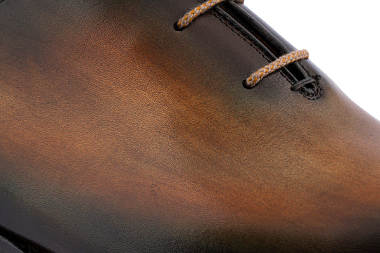 Glatte Brogues aus handbemaltem Leder