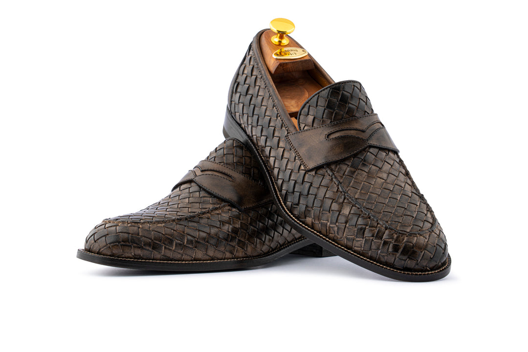 Mocassino in pelle intrecciata dipinto a mano