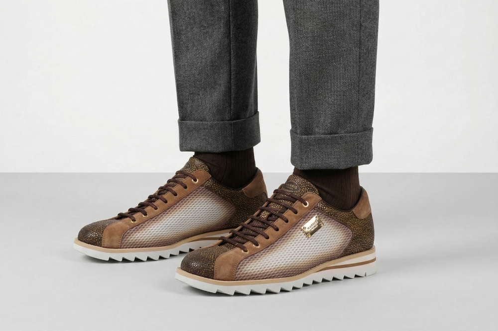 Sneakers stampata effetto forato