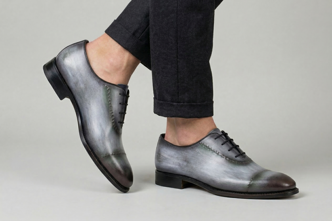 Francesina dipinta a mano con cuciture su carne