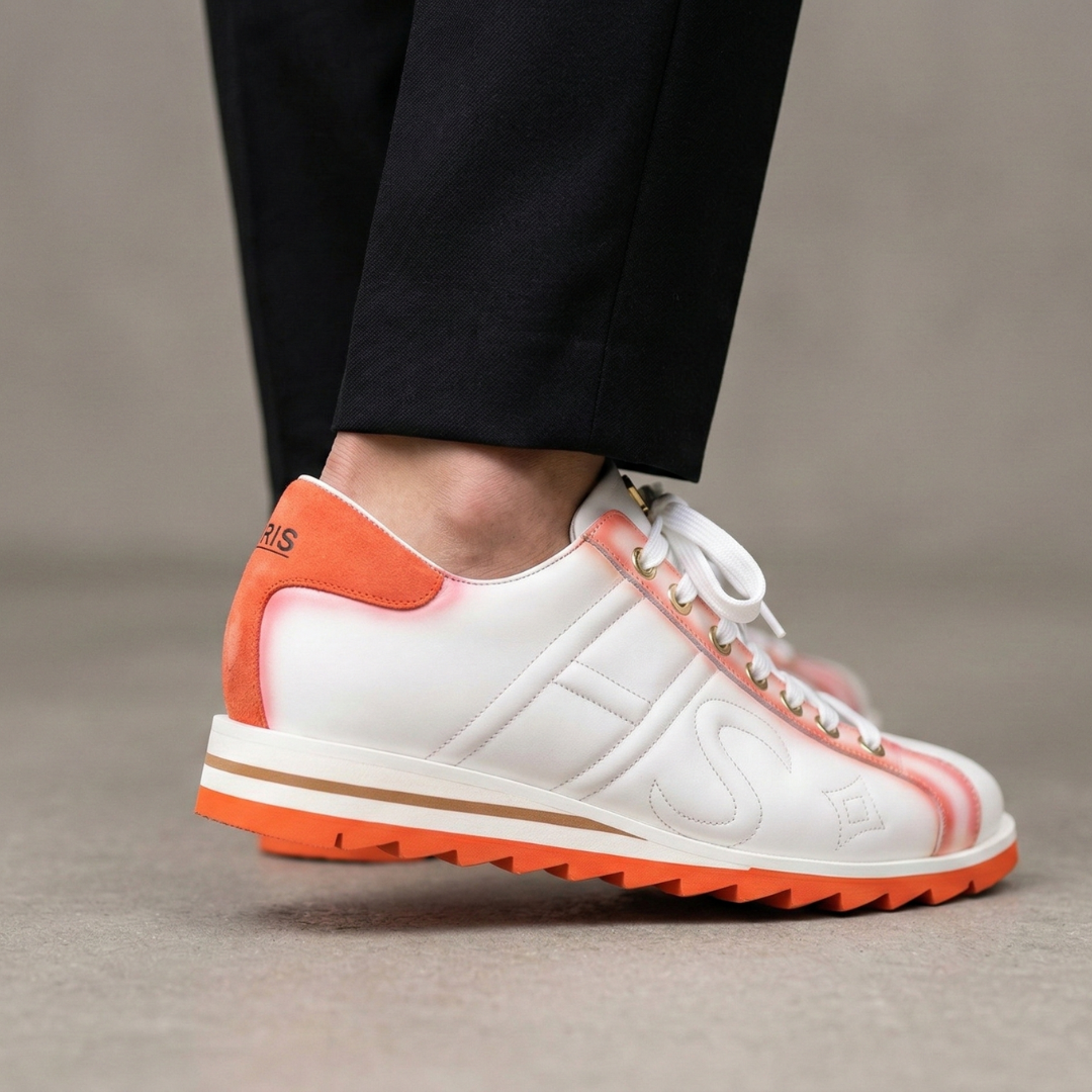 Sneaker aus schattiertem Leder und Wildleder