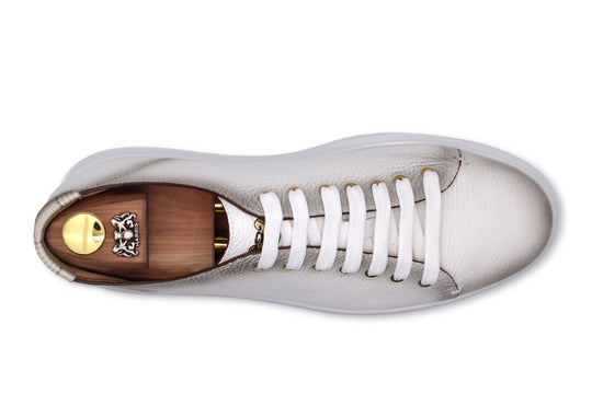Sneaker in pelle morbida sfumata a mano