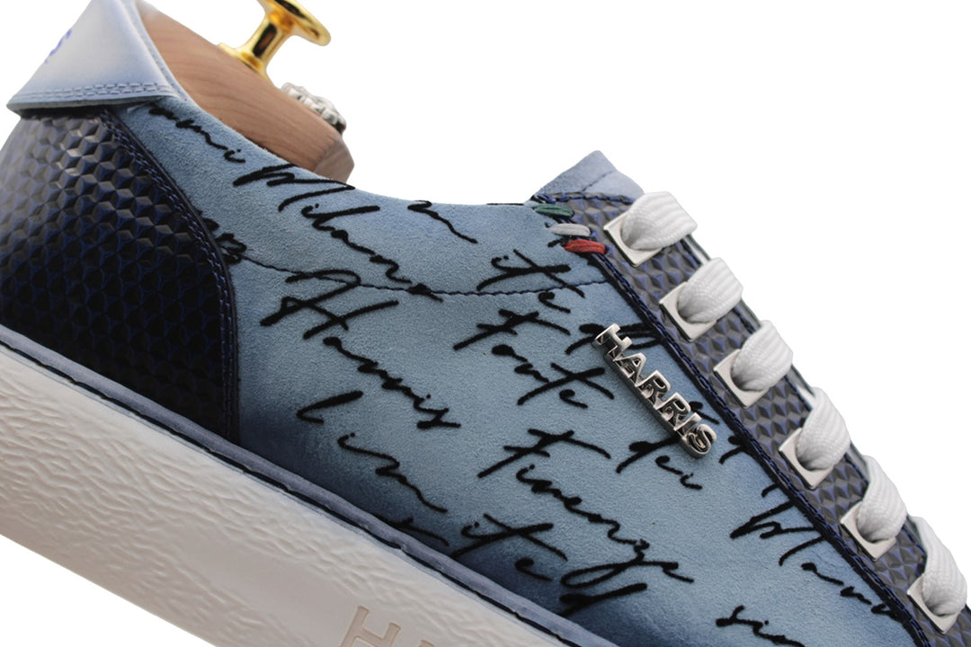 Wildleder-Sneakers und Writer-Details