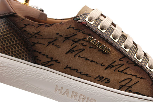 Sneakers in suede e dettagli writer