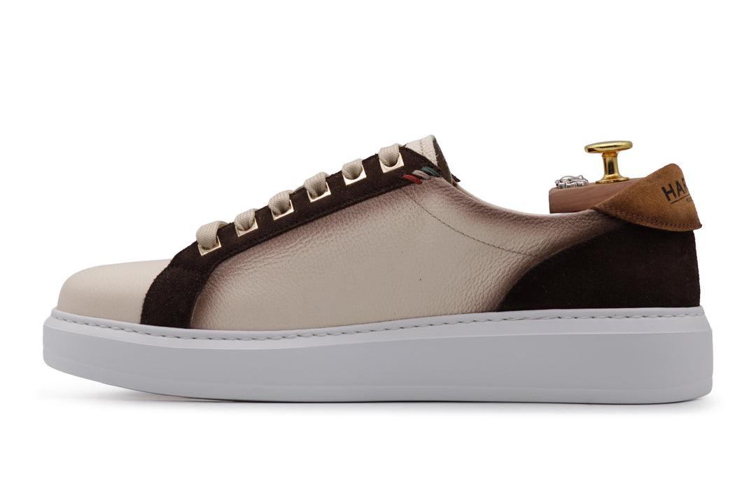 Sneakers in soft leather and suede