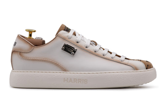 Sneakers in pelle e dettagli writer