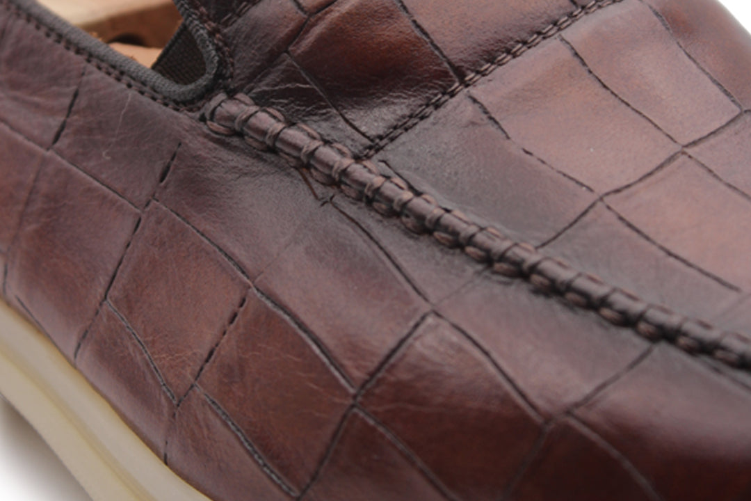 Crocodile effect moccasin
